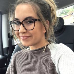 Meet your Posher, Hailey